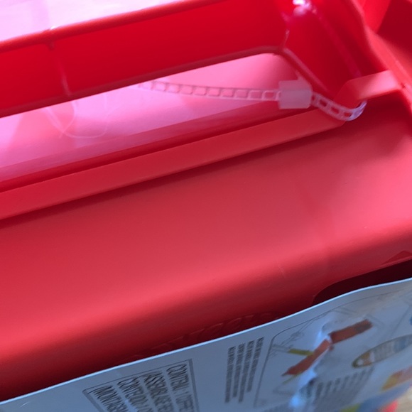 Hot Wheels Track Builder Fuel Can Stunt Box - Picture 12 of 12